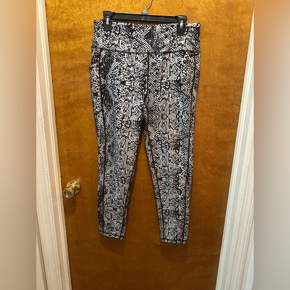 DKNY black and silver animal print snake skin leggings with pockets size XL - Picture 1 of 5